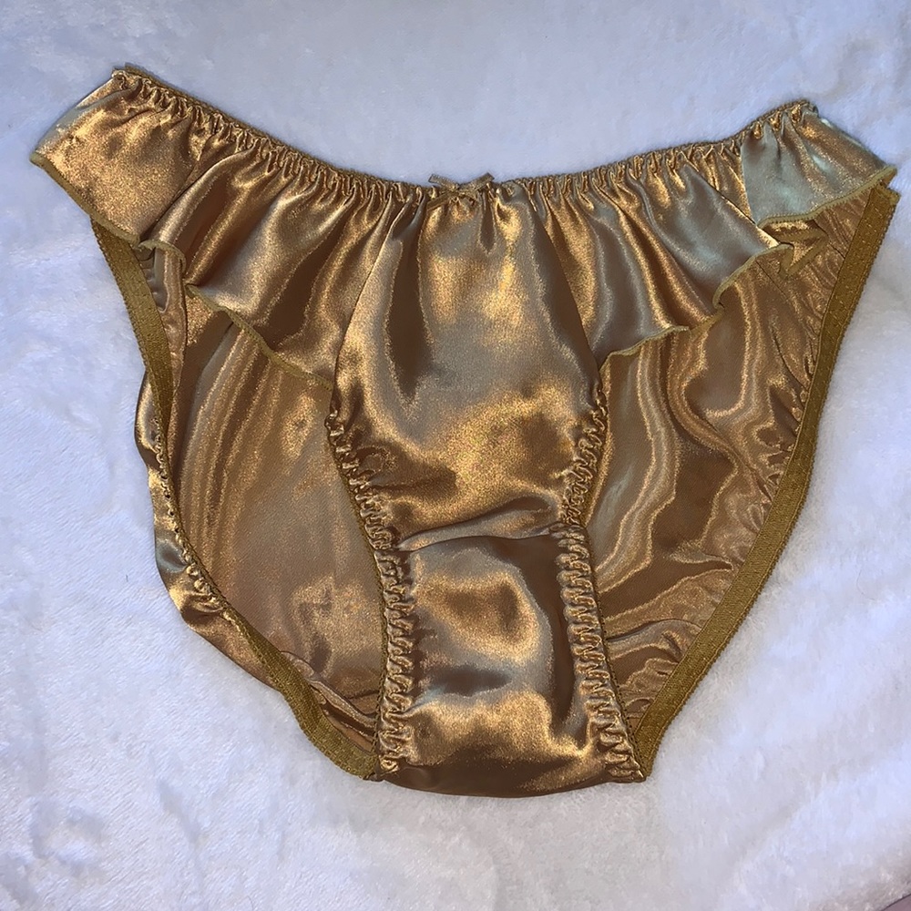 Victoria’s Secret Gold Label Gold Bottoms